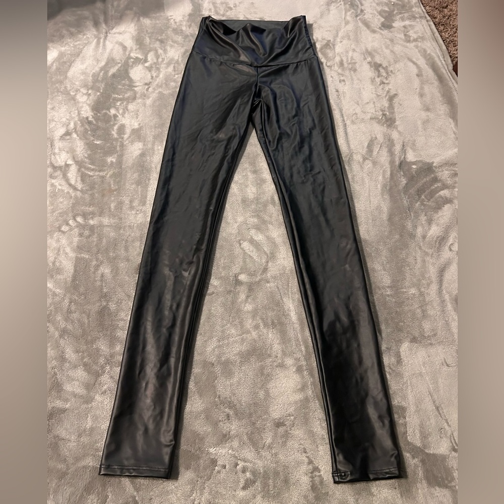 Pink Lily pants, never worn. Didn’t like them on me.